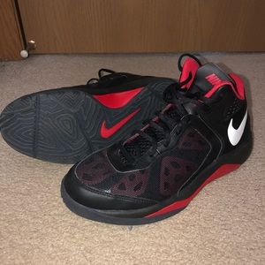 Nike Men’s Dual Fusion Basketball Shoe